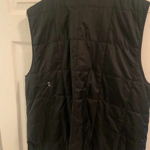 BNWT KIT AND ACE VEST MEDIUM - Picture 4 of 4